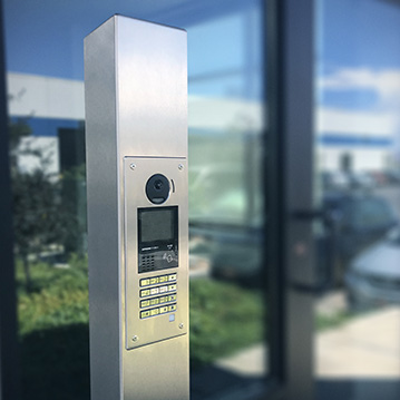 Pedestal PRO stainless steel Bollard, Model 64TOW-AIP-001-304, with Aiphone® video intercom system